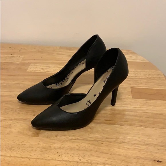 Shoes - Size 6 women’s heels